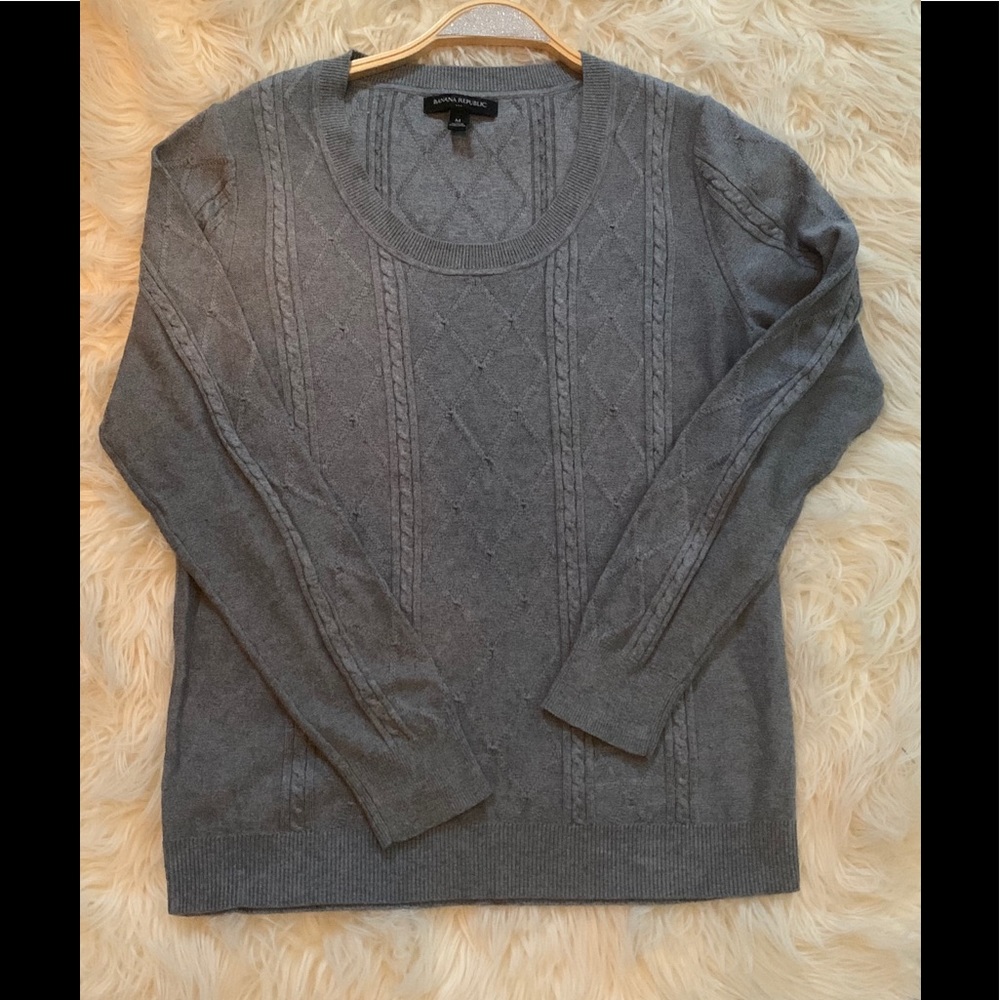 Banana Republic women’s grey sweater. Like new
